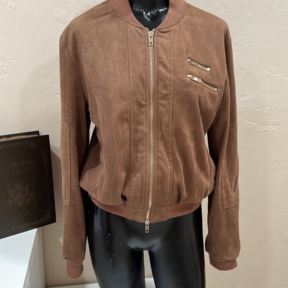 Gianni Bini from Dillards woman’s XS chocolate brown suede bomber style jacket